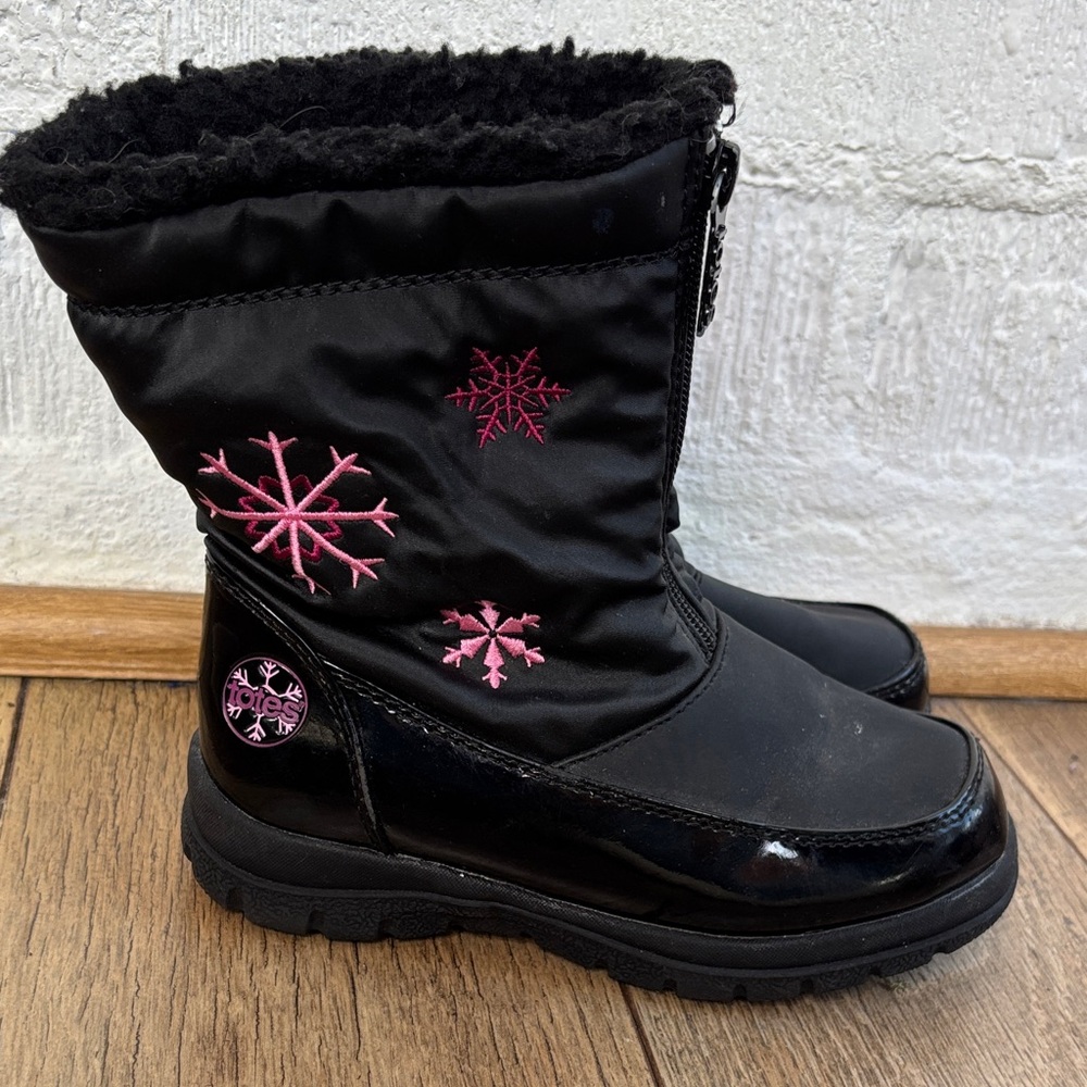 Totes Embroidery Snowflake Black Fleece Boots sz 1